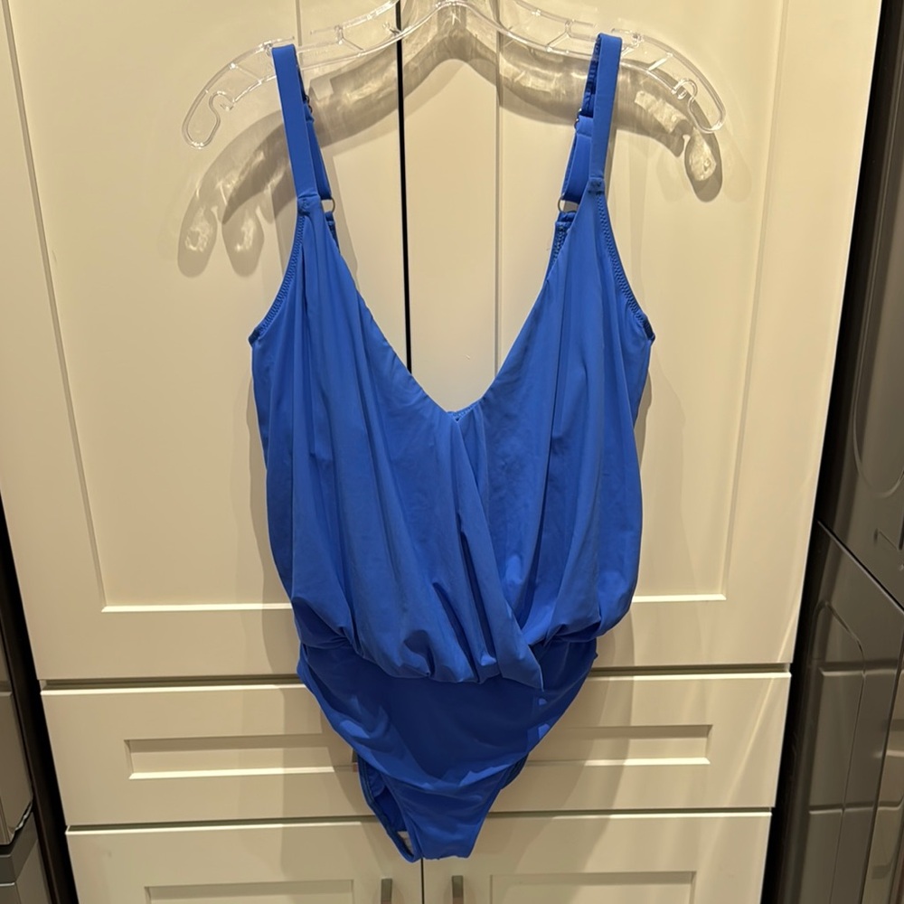 Gottex Blue One Piece Swimsuit with V-Neck and Ruched Back